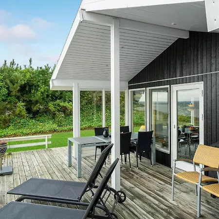 Beautiful In With Kitchen פאבורג