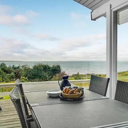 Dom wakacyjny Beautiful In With Kitchen Fåborg